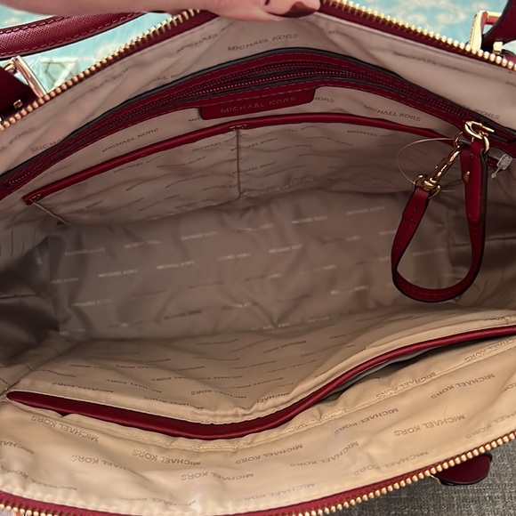 Michael Kors Jet Set top zip Saffiano tote - Picture 13 of 16